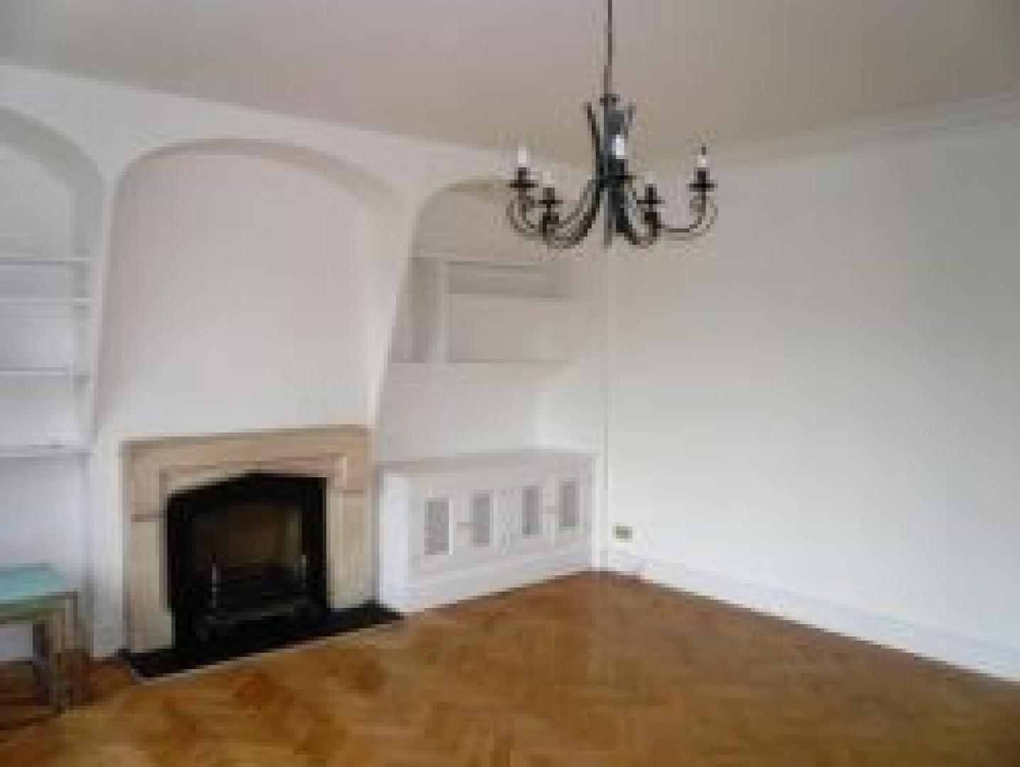 			2 Bedroom, 1 bath, 1 reception Flat			 Hollycroft Avenue, HAMPSTEAD