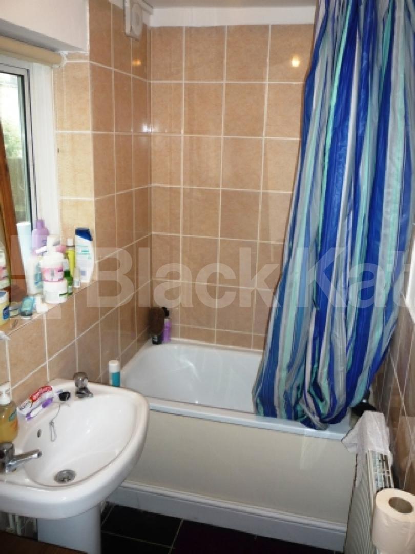 			LET!, 1 Bedroom, 1 bath, 1 reception Ground Floor Flat			 Wetherill Road, MUSWELL HILL