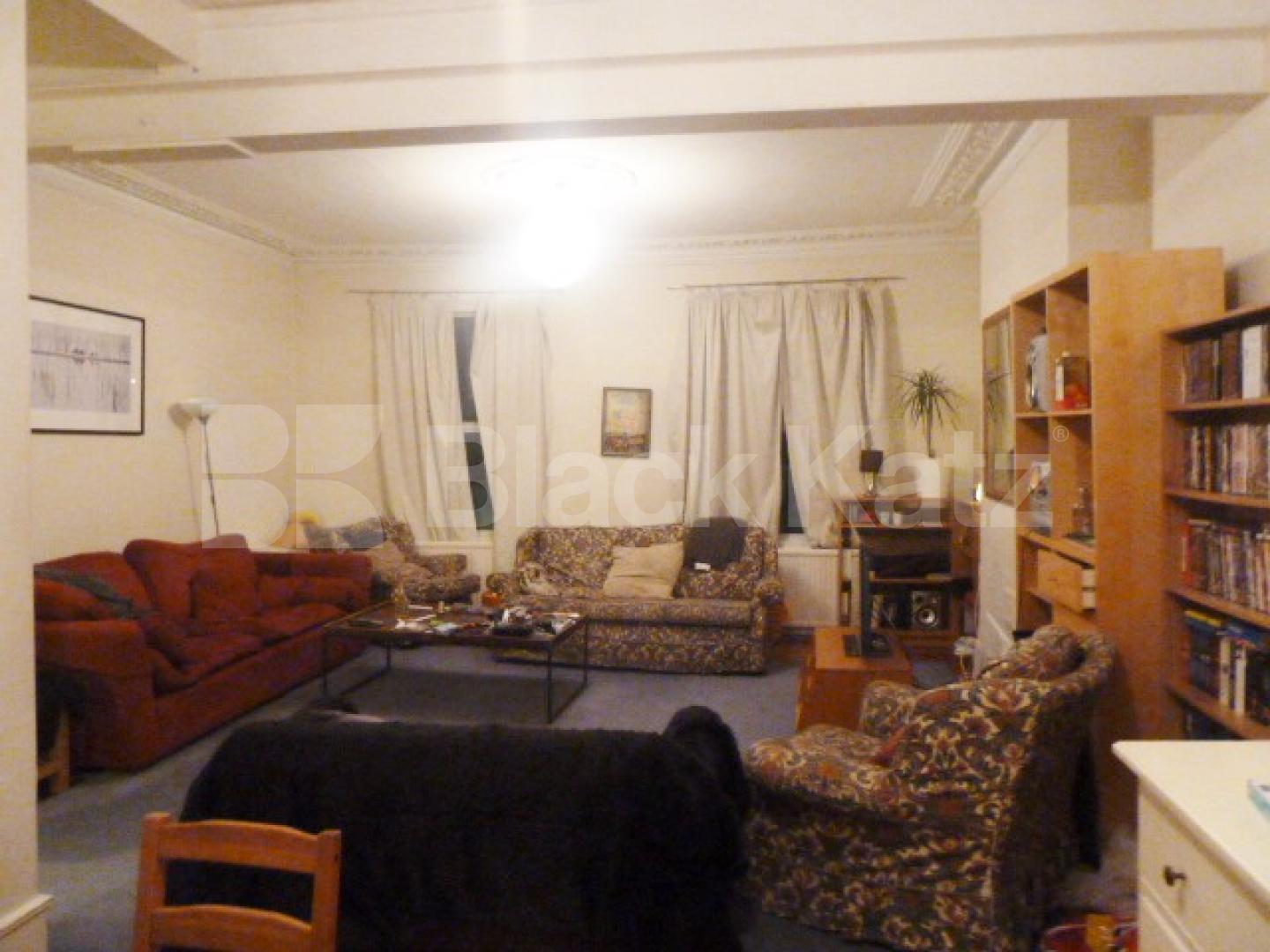 			NEW INSTRUCTION!!!, 3 Bedroom, 1 bath, 1 reception Flat			 Florence Road, FINSBURY PARK 