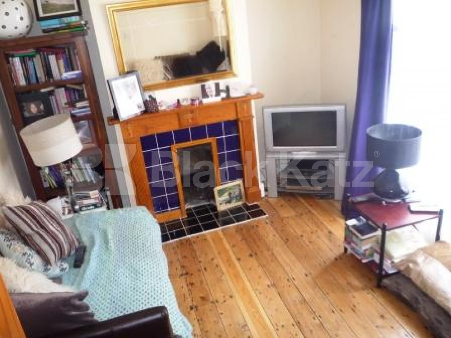 			3 Bedroom, 1 bath, 1 reception Flat			 Trinity Road, EAST FINCHLEY