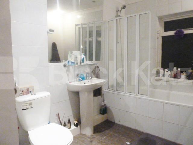 			NEW INSTRUCTION!!!, 3 Bedroom, 1 bath, 1 reception Flat			 Florence Road, FINSBURY PARK 