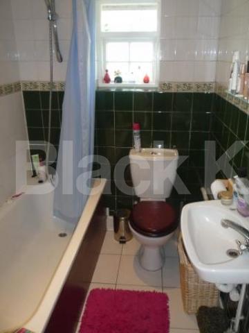 			3 Bedroom, 1 bath, 1 reception Flat			 Trinity Road, EAST FINCHLEY