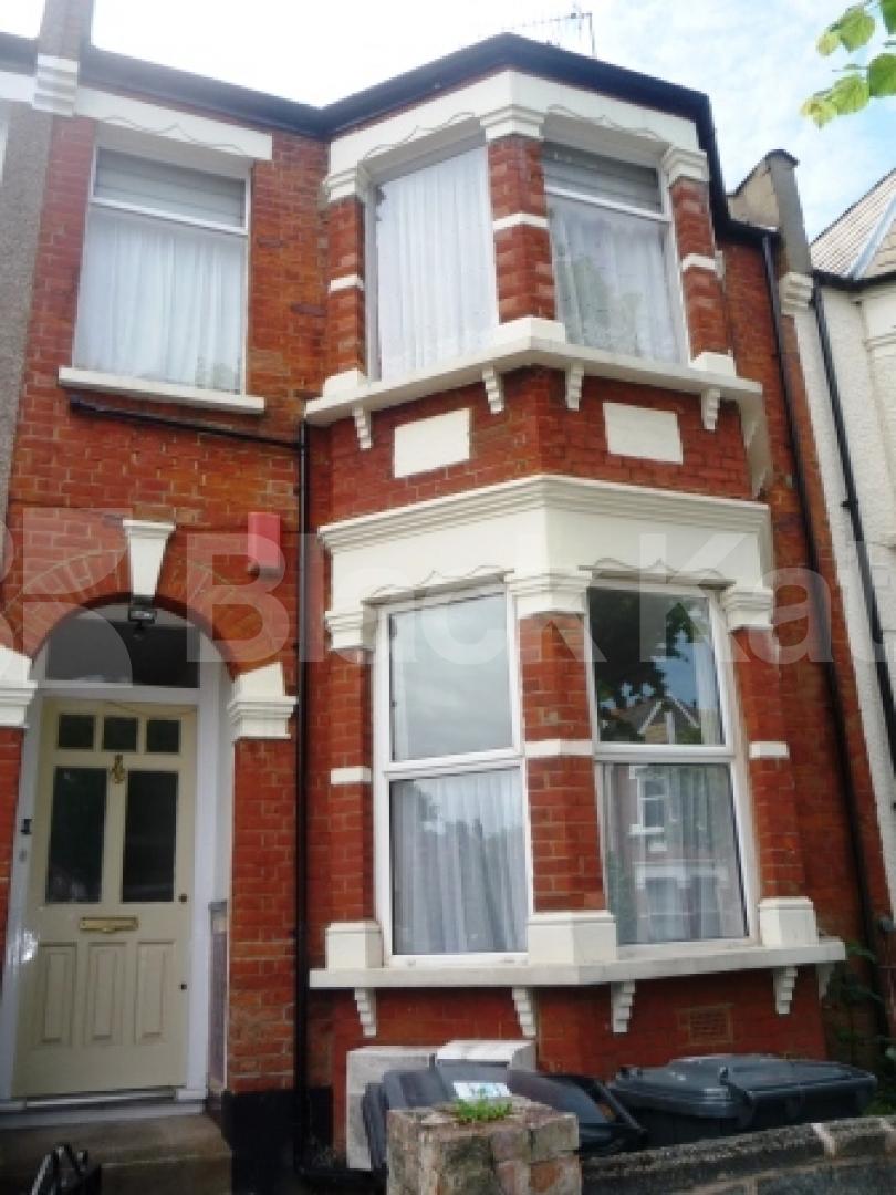 			Studio Apartment, 1 bath, 1 reception Studio			 Princes Avenue, ALEXANDRA PALACE