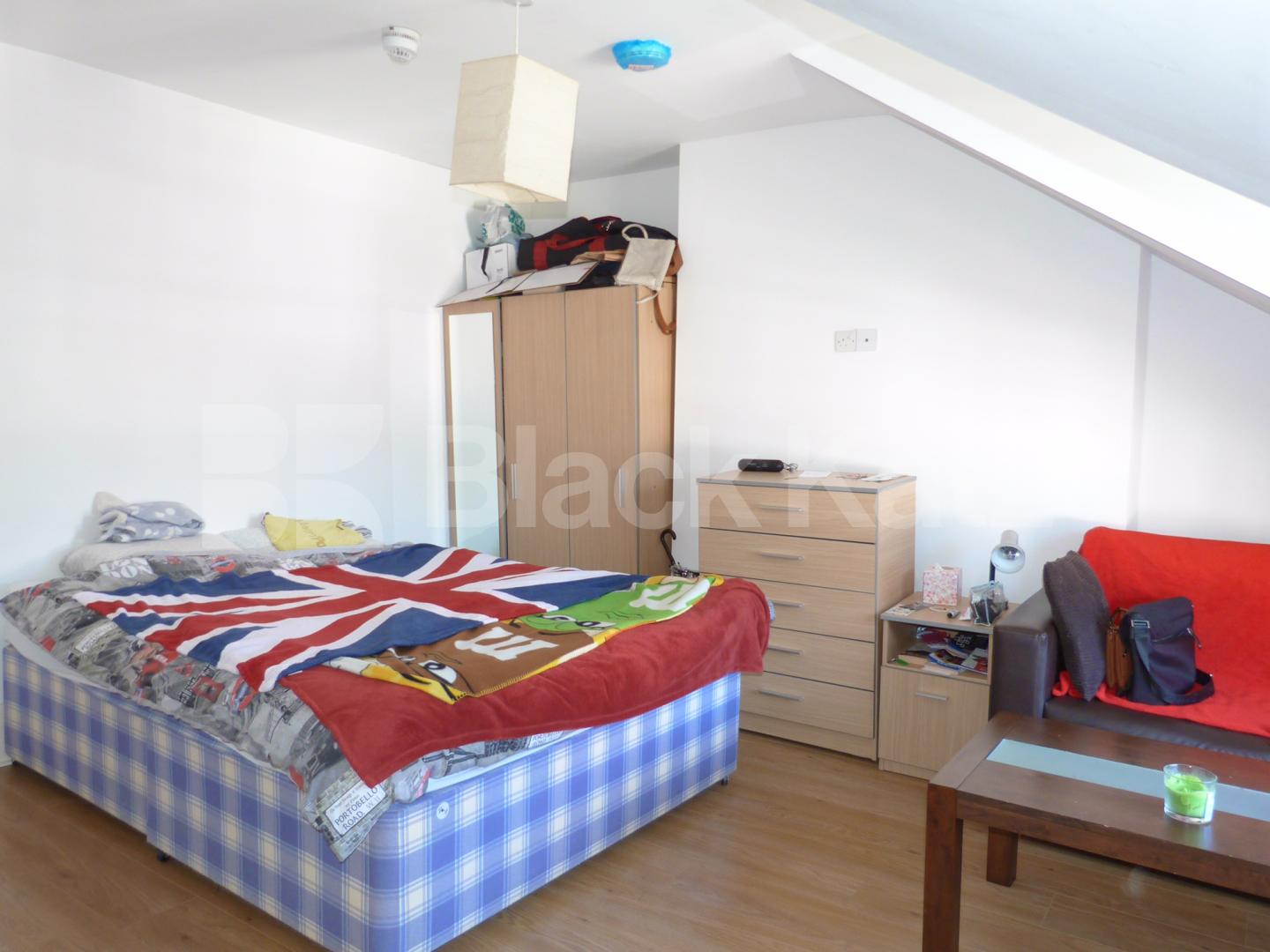			Studio Apartment, 1 bath, 1 reception Flat			 Sherriff Road, West Hampstead