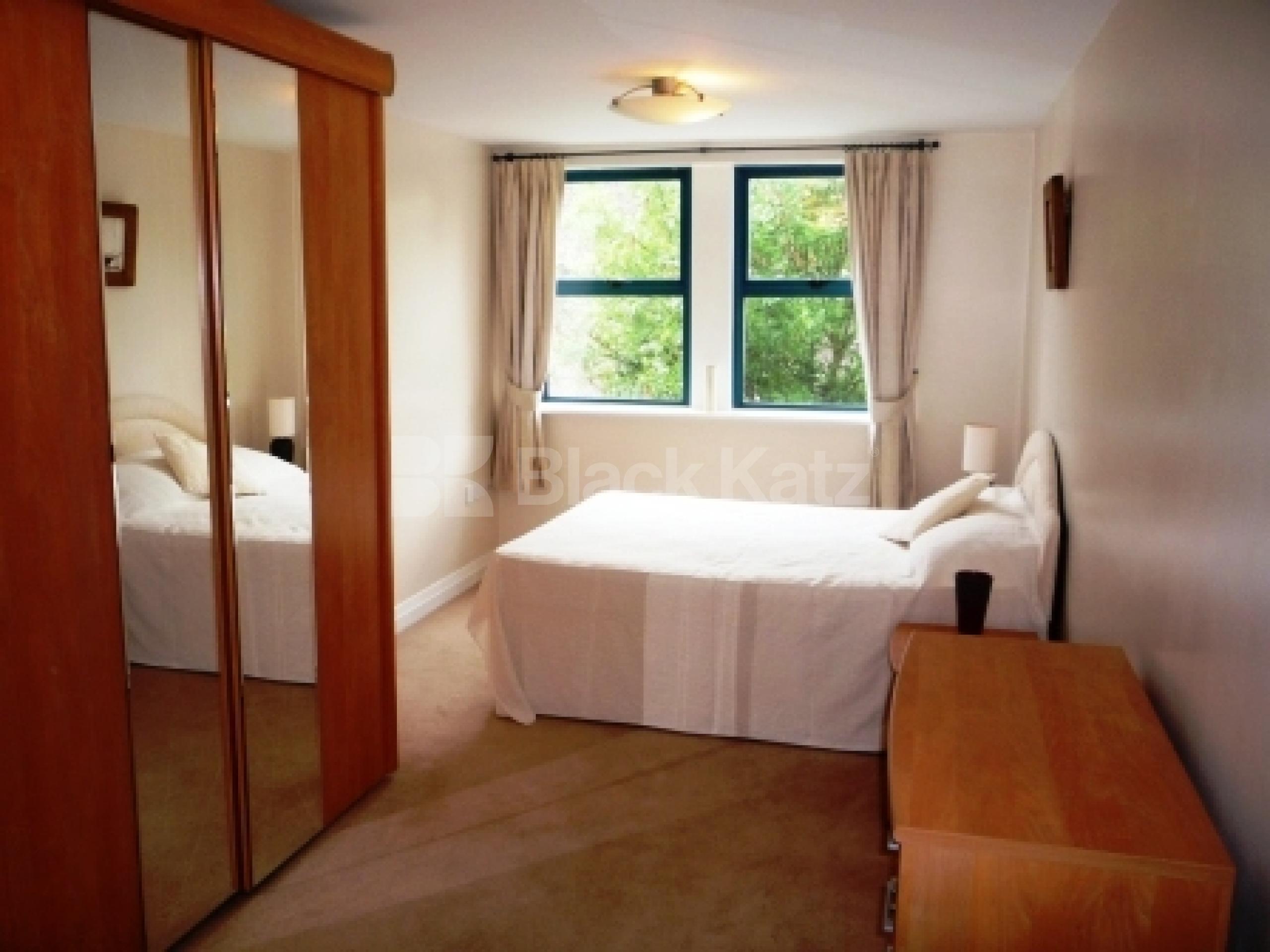 			2 Bedroom, 1 bath, 1 reception Flat			 Tottenham Lane, CROUCH END N8