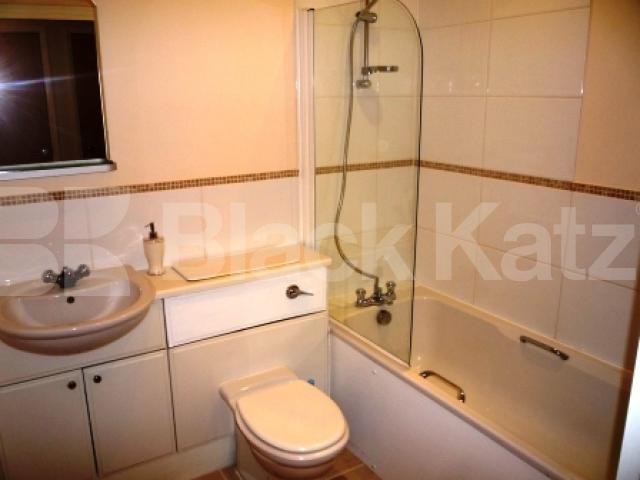 			2 Bedroom, 1 bath, 1 reception Flat			 Tottenham Lane, CROUCH END