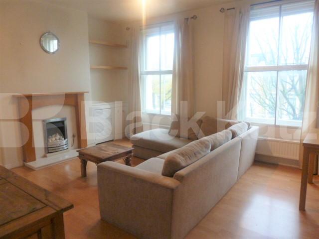 			STUNNING SPLIT LEVEL 2 BEDROOM APARTMENT , 2 Bedroom, 1 bath, 1 reception Flat			 Tollington Road, HOLLOWAY-FINSBURY PARK-ISLINGTON