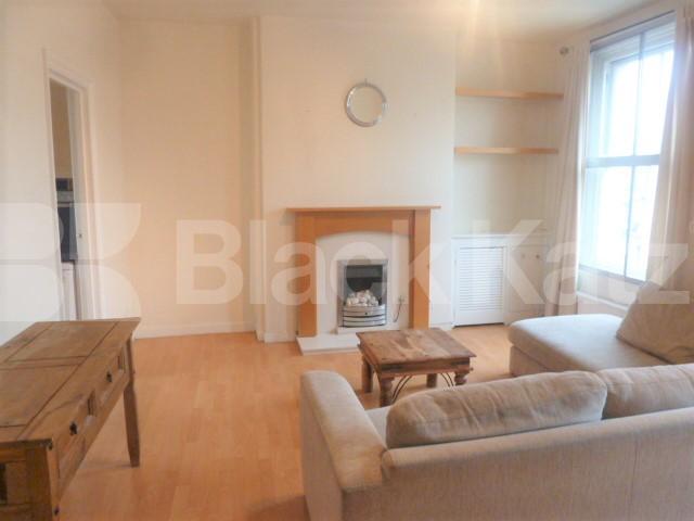 			STUNNING SPLIT LEVEL 2 BEDROOM APARTMENT , 2 Bedroom, 1 bath, 1 reception Flat			 Tollington Road, HOLLOWAY-FINSBURY PARK-ISLINGTON