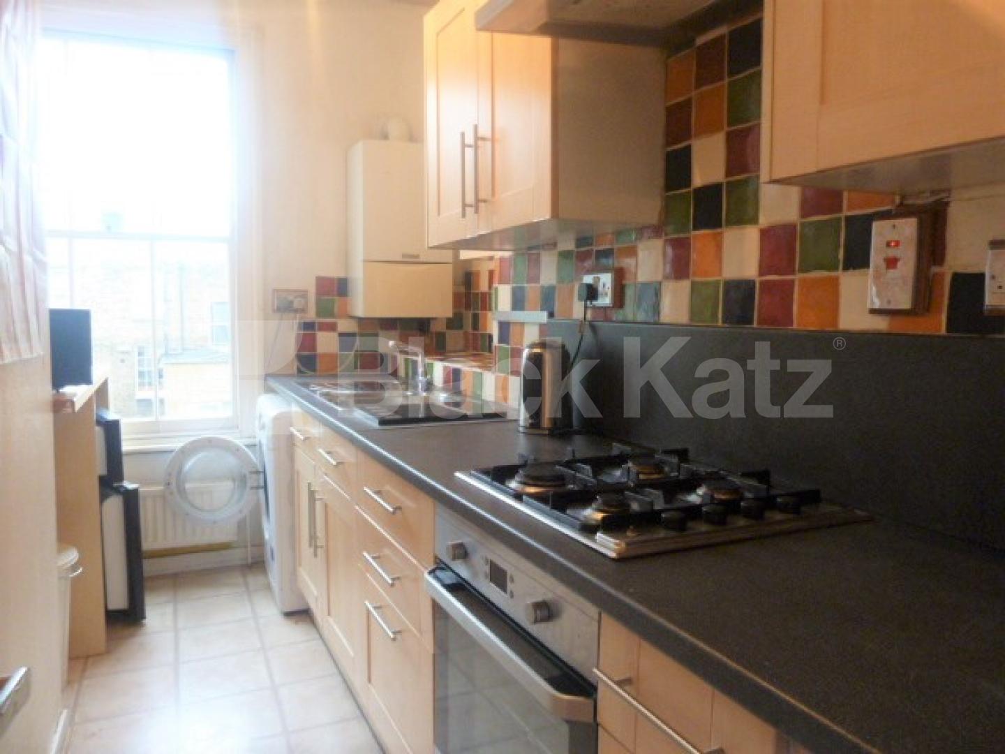 			STUNNING SPLIT LEVEL 2 BEDROOM APARTMENT , 2 Bedroom, 1 bath, 1 reception Flat			 Tollington Road, HOLLOWAY-FINSBURY PARK-ISLINGTON