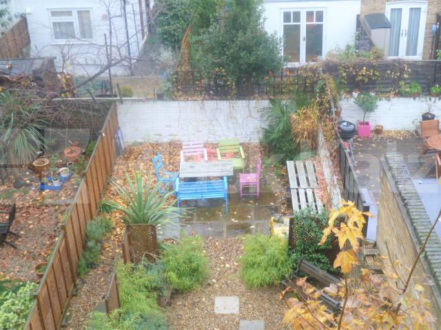 			STUNNING SPLIT LEVEL 2 BEDROOM APARTMENT , 2 Bedroom, 1 bath, 1 reception Flat			 Tollington Road, HOLLOWAY-FINSBURY PARK-ISLINGTON