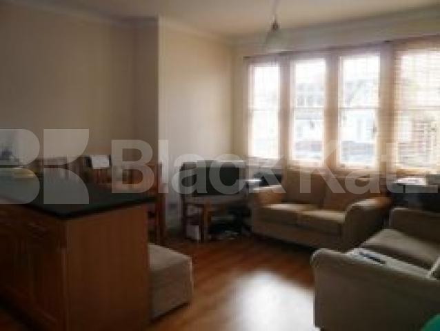 			BRAND NEW REFURB!!!, 3 Bedroom, 1 bath, 1 reception Flat			 Park Crescent, FINCHLEY CENTRAL