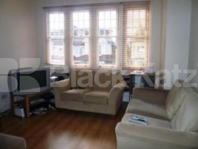 			BRAND NEW REFURB!!!, 3 Bedroom, 1 bath, 1 reception Flat			 Park Crescent, FINCHLEY CENTRAL
