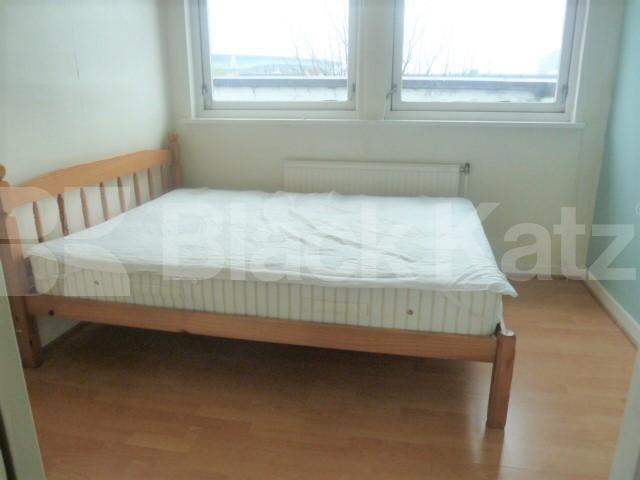 			STUNNING SPLIT LEVEL 2 BEDROOM APARTMENT , 2 Bedroom, 1 bath, 1 reception Flat			 Tollington Road, HOLLOWAY-FINSBURY PARK-ISLINGTON