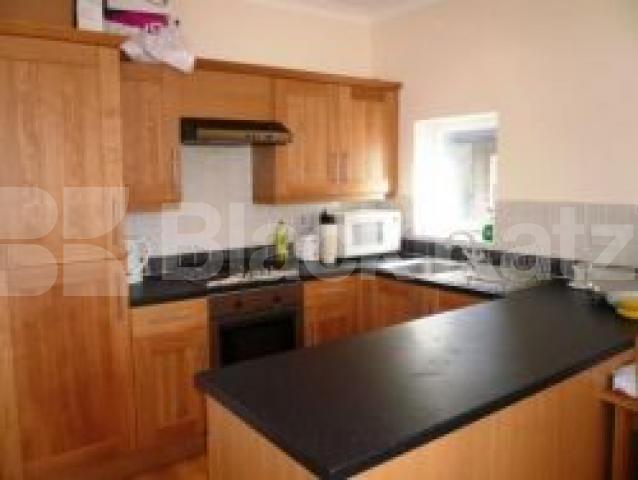 			BRAND NEW REFURB!!!, 3 Bedroom, 1 bath, 1 reception Flat			 Park Crescent, FINCHLEY CENTRAL