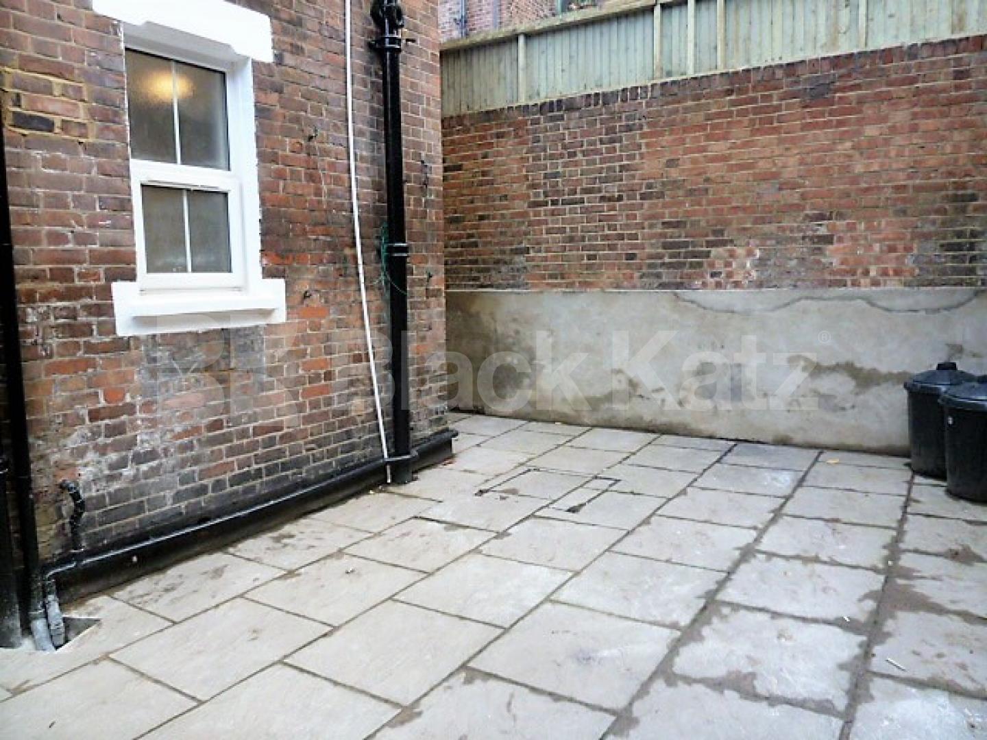 			GREAT 1 BEDROOM FLAT WITH PRIVATE PATIO GARDEN, 1 Bedroom, 1 bath, 1 reception Flat			 TEMPLE DWELLINGS-TEMPLE STREET, BETHNAL GREEN-HACKNEY-LONDON FIELDS