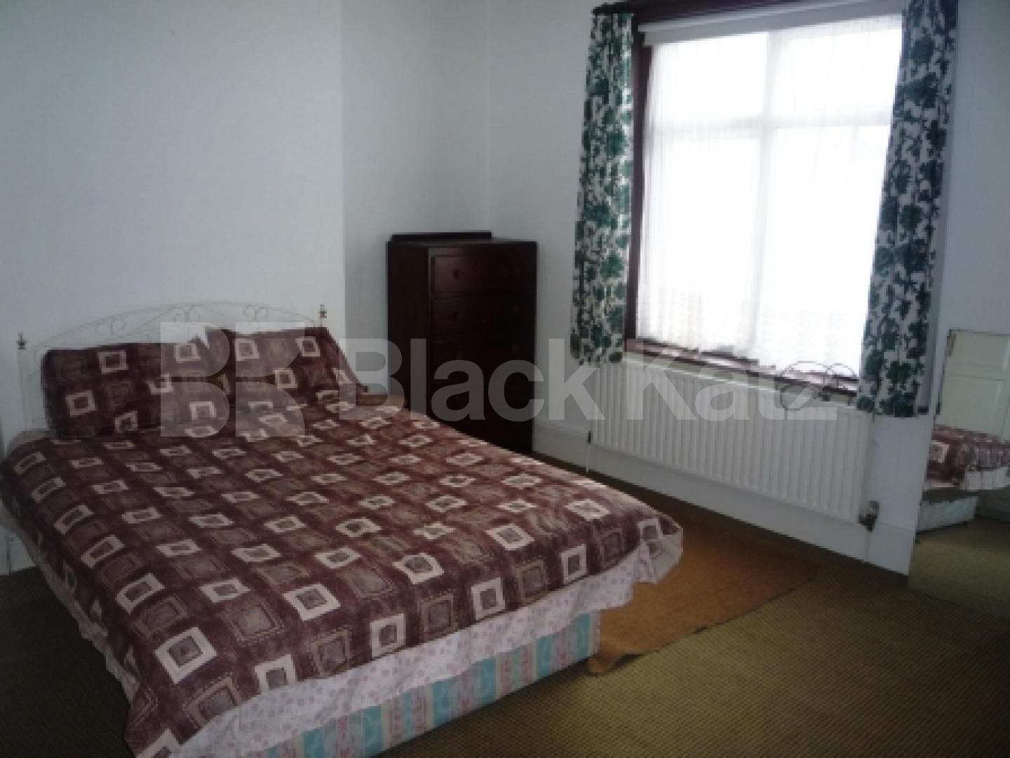 			LET!, 1 Bedroom, 1 bath, 1 reception Flat			 Berkeley Road, CROUCH END