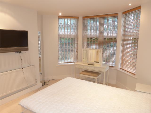 			2 Bedroom, 1 bath, 1 reception Flat			 Heath Drive, HAMPSTEAD