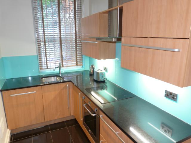 			2 Bedroom, 1 bath, 1 reception Flat			 Heath Drive, HAMPSTEAD