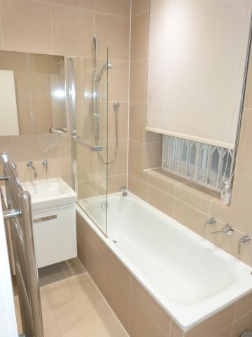 			2 Bedroom, 1 bath, 1 reception Flat			 Heath Drive, HAMPSTEAD