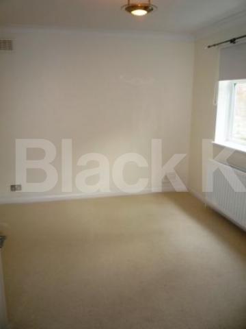 			NEWLY REFURBISHED!, 2 Bedroom, 1 bath, 1 reception Ground Floor Flat			 Muswell Hill Place, MUSWELL HILL