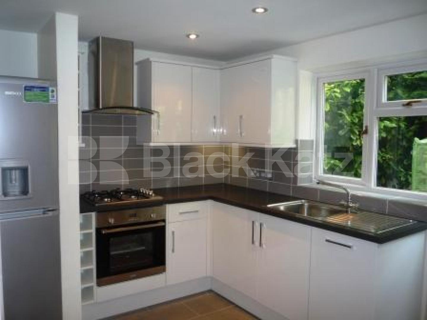 			NEWLY REFURBISHED!, 2 Bedroom, 1 bath, 1 reception Ground Floor Flat			 Muswell Hill Place, MUSWELL HILL