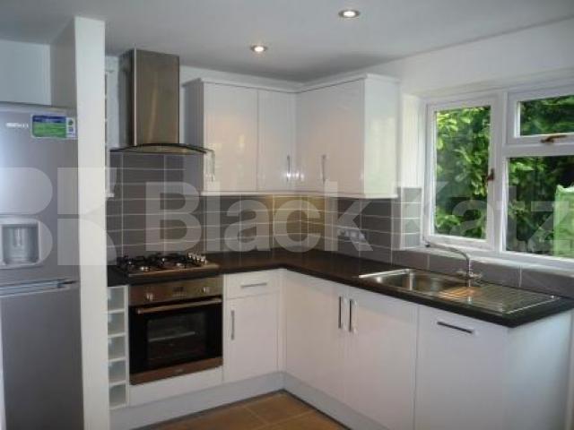 			NEWLY REFURBISHED!, 2 Bedroom, 1 bath, 1 reception Ground Floor Flat			 Muswell Hill Place, MUSWELL HILL