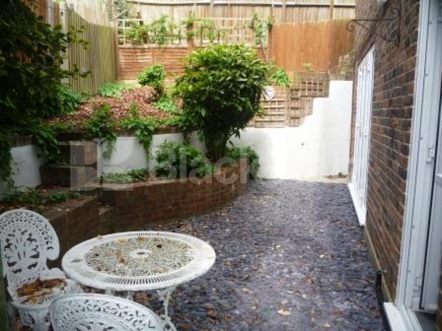 			NEWLY REFURBISHED!, 2 Bedroom, 1 bath, 1 reception Ground Floor Flat			 Muswell Hill Place, MUSWELL HILL