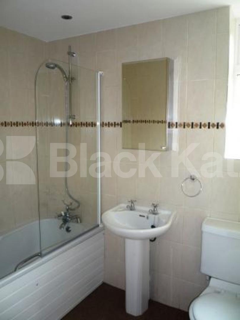 			NEWLY REFURBISHED!, 2 Bedroom, 1 bath, 1 reception Ground Floor Flat			 Muswell Hill Place, MUSWELL HILL