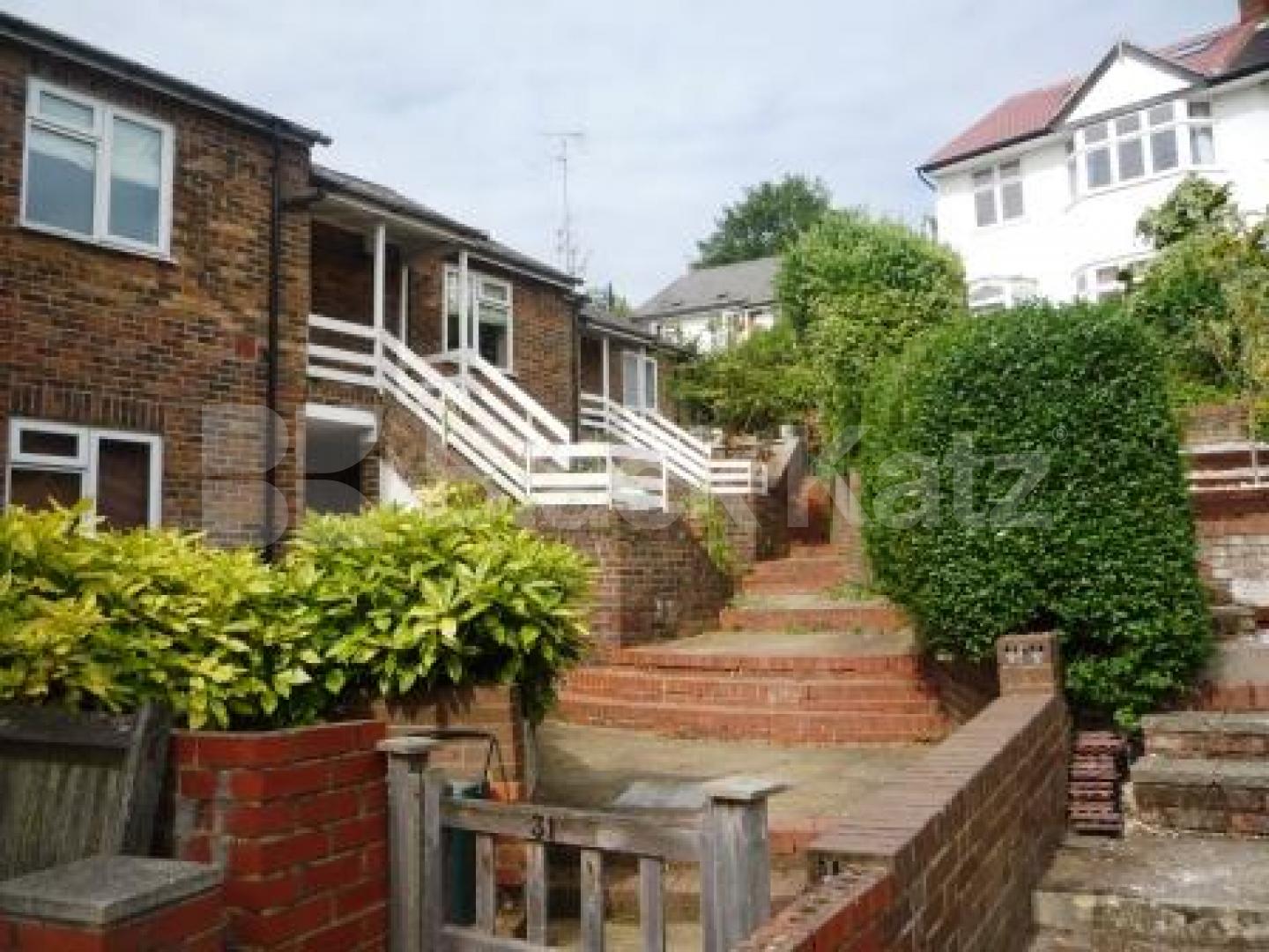 			NEWLY REFURBISHED!, 2 Bedroom, 1 bath, 1 reception Ground Floor Flat			 Muswell Hill Place, MUSWELL HILL