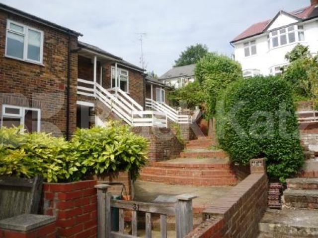 			NEWLY REFURBISHED!, 2 Bedroom, 1 bath, 1 reception Ground Floor Flat			 Muswell Hill Place, MUSWELL HILL