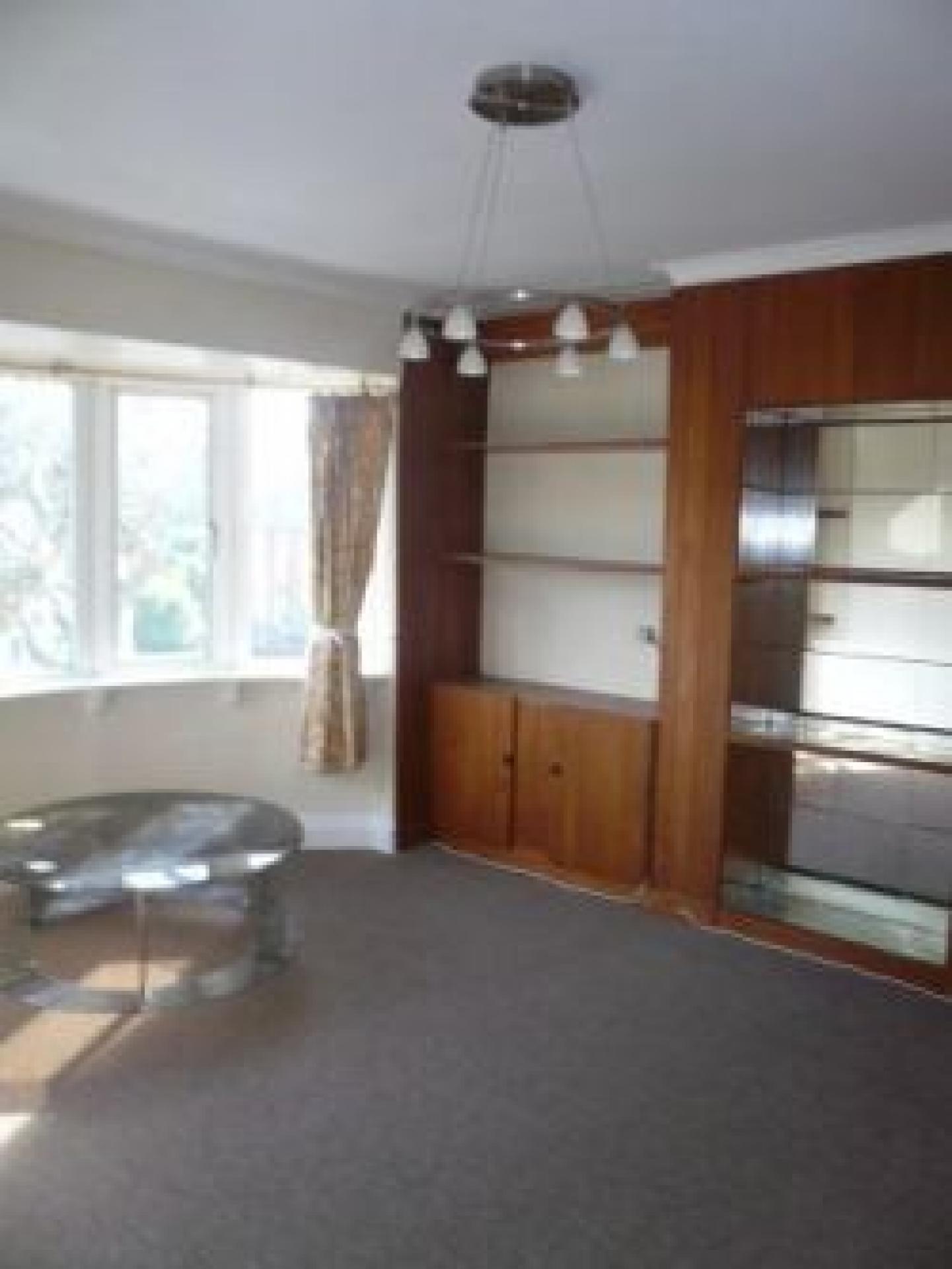 			2 Bedroom, 1 bath, 1 reception Flat			 Windermere Road, EAST FINCHLEY N3