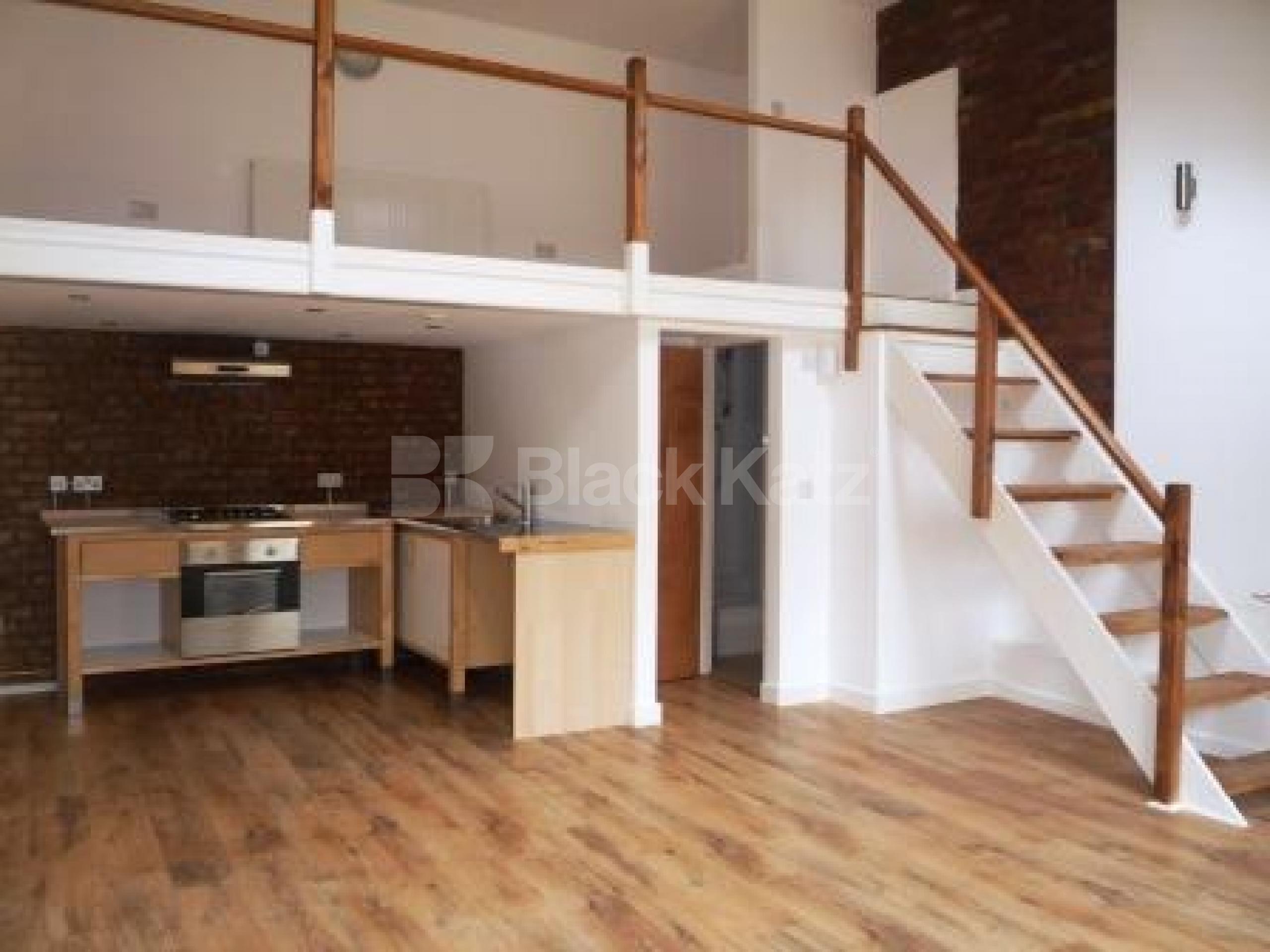 			LET!, 1 Bedroom, 1 bath, 1 reception Mews House			 Cinnamon Mews, Palmers Green N13