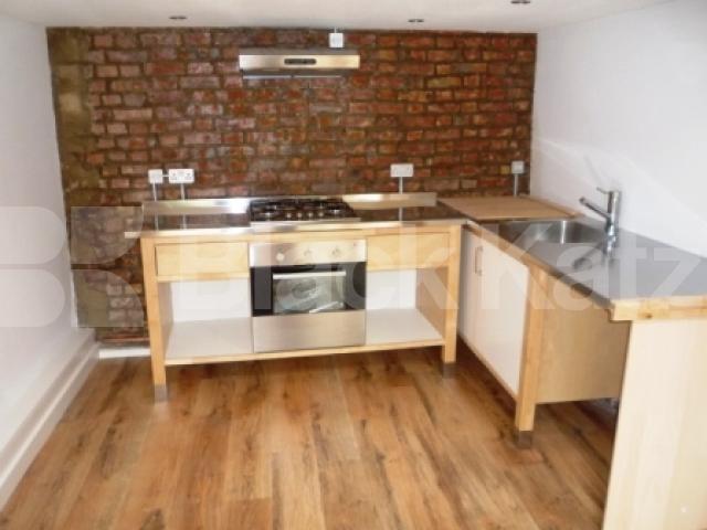 			LET!, 1 Bedroom, 1 bath, 1 reception Mews House			 Cinnamon Mews, Palmers Green