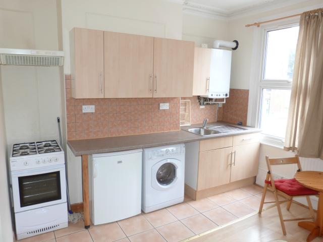 			1 Bedroom, 1 bath, 1 reception Flat			 Mill Lane, WEST HAMPSTEAD