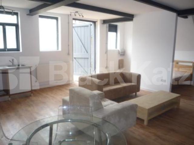 			Studio Apartment, 1 bath, 1 reception Mews House			 Cinnamon Mews, Palmers Green