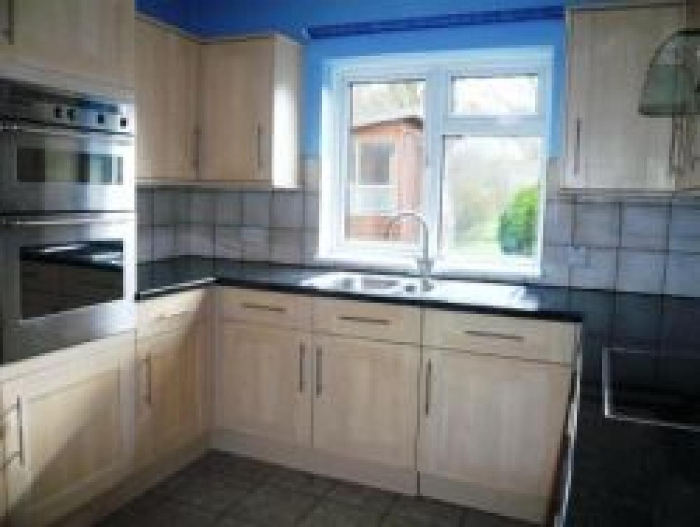 			3 Bedroom, 1 bath, 1 reception Flat			 Brookside Road, GOLDERS GREEN