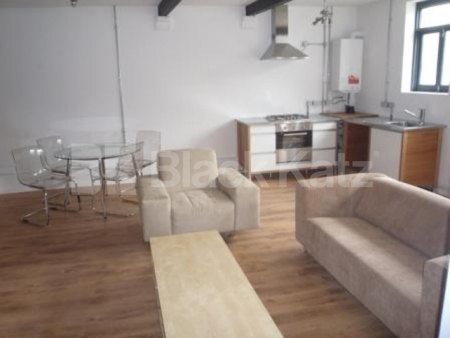 			Studio Apartment, 1 bath, 1 reception Mews House			 Cinnamon Mews, Palmers Green