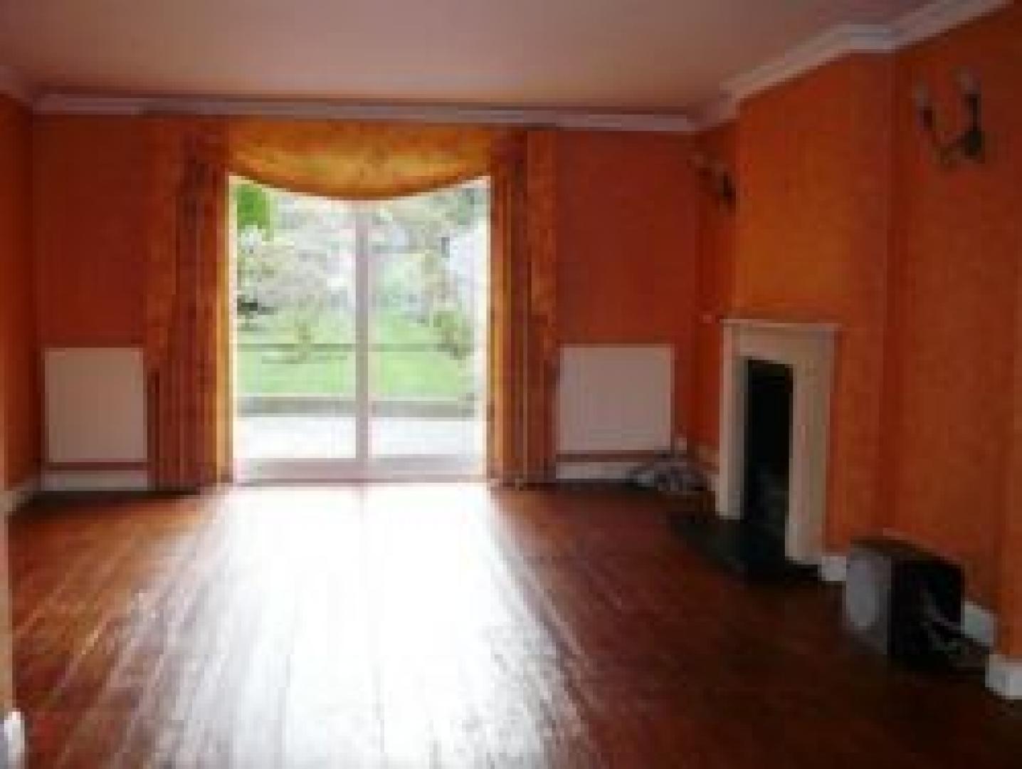 			3 Bedroom, 1 bath, 1 reception Flat			 Brookside Road, GOLDERS GREEN