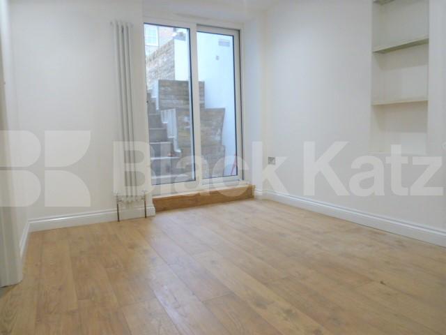 			STUNNING NEWLY REFURBISHED ONE BEDROOM APARTMENT, 1 Bedroom, 1 bath, 1 reception Flat			 Pyrland Road, NEWINGTON GREEN-CANONBURY