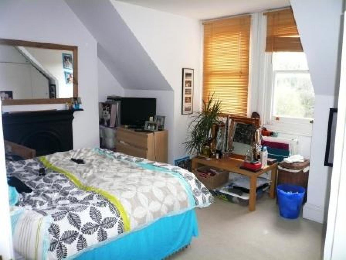 			2 Bedroom, 1 bath, 1 reception Flat			 Chatsworth Road, KILBURN