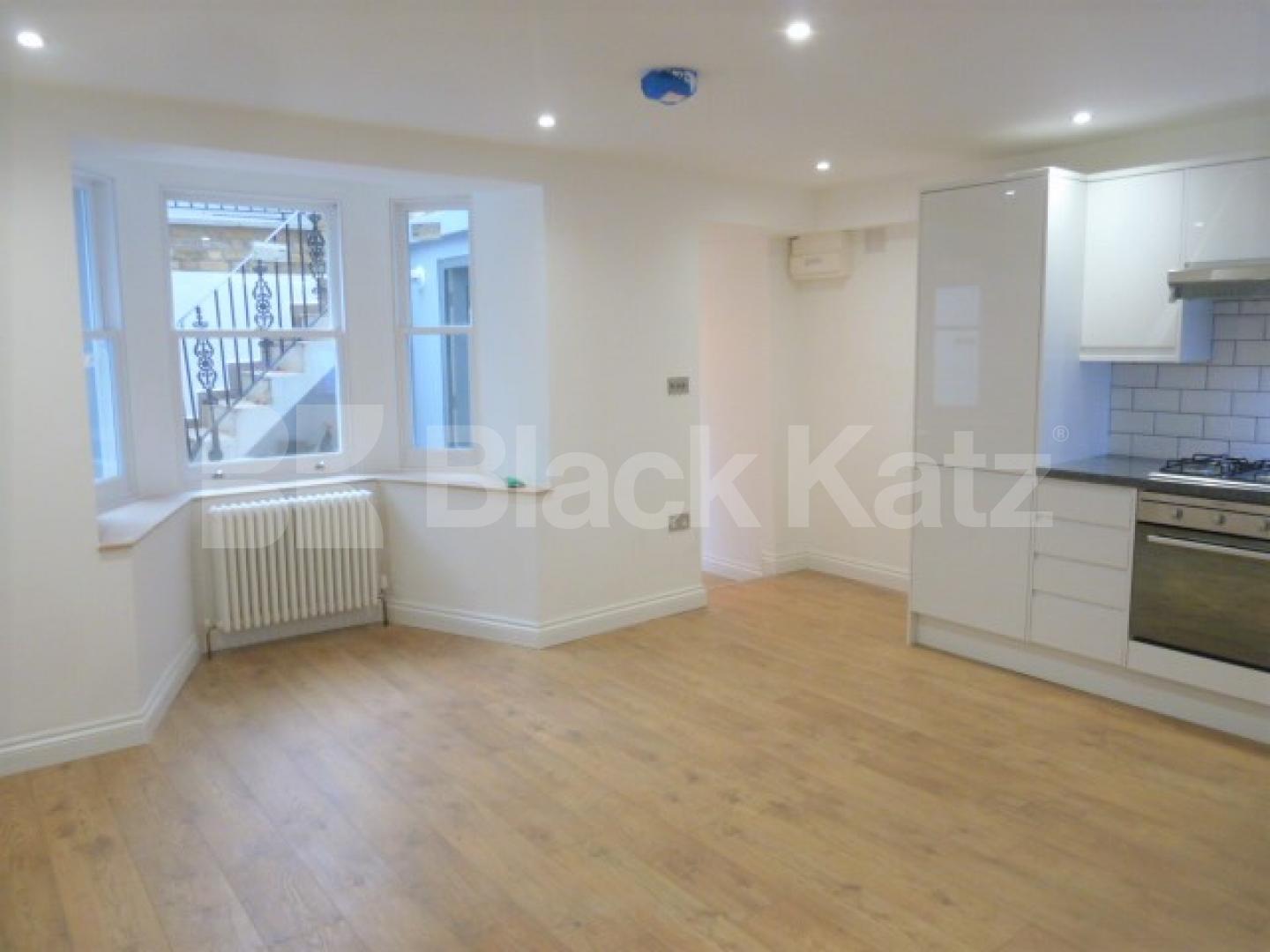 			STUNNING NEWLY REFURBISHED ONE BEDROOM APARTMENT, 1 Bedroom, 1 bath, 1 reception Flat			 Pyrland Road, NEWINGTON GREEN-CANONBURY