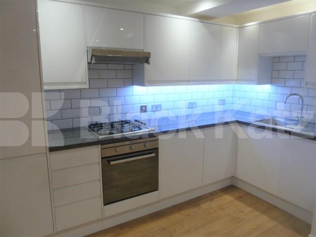 			STUNNING NEWLY REFURBISHED ONE BEDROOM APARTMENT, 1 Bedroom, 1 bath, 1 reception Flat			 Pyrland Road, NEWINGTON GREEN-CANONBURY