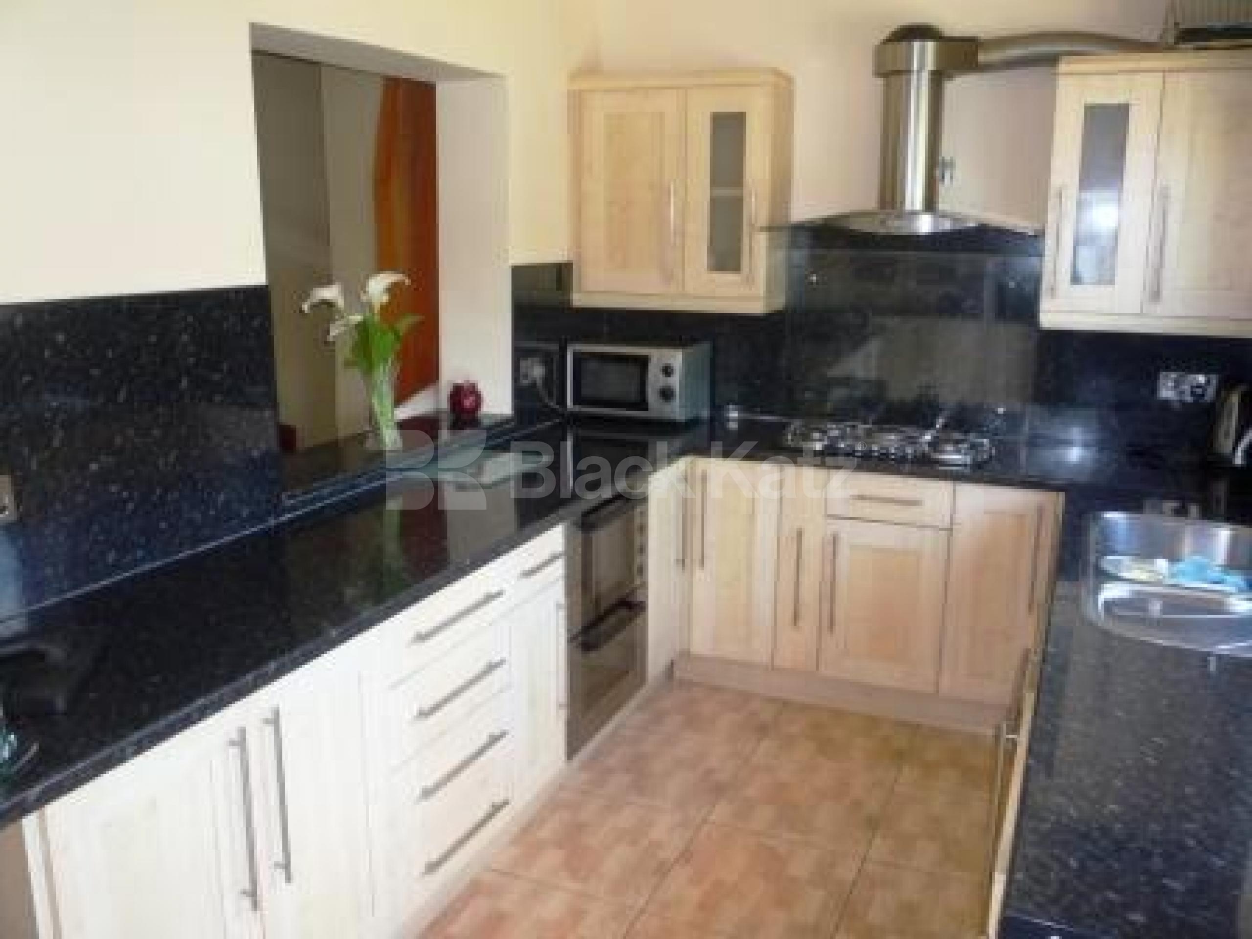 			4 Bedroom, 1 bath, 1 reception House			 Sirdar Road, Wood Green N22