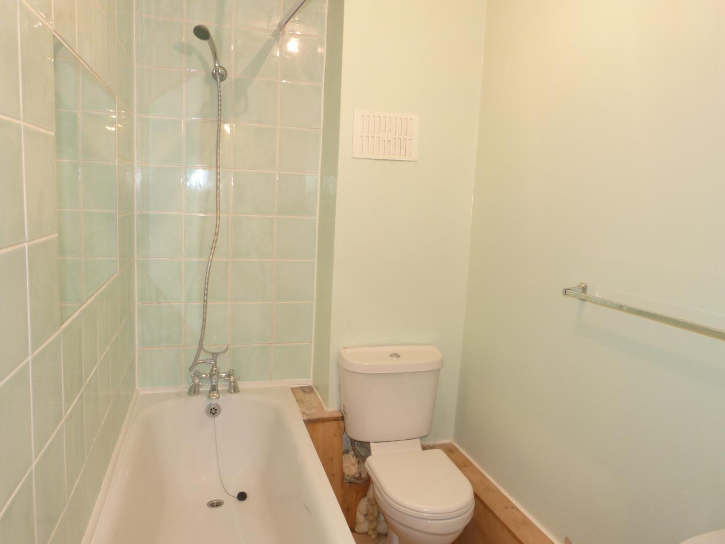 			Studio Apartment, 1 bath, 1 reception Studio			 Blackburn Road, WEST HAMPSTEAD