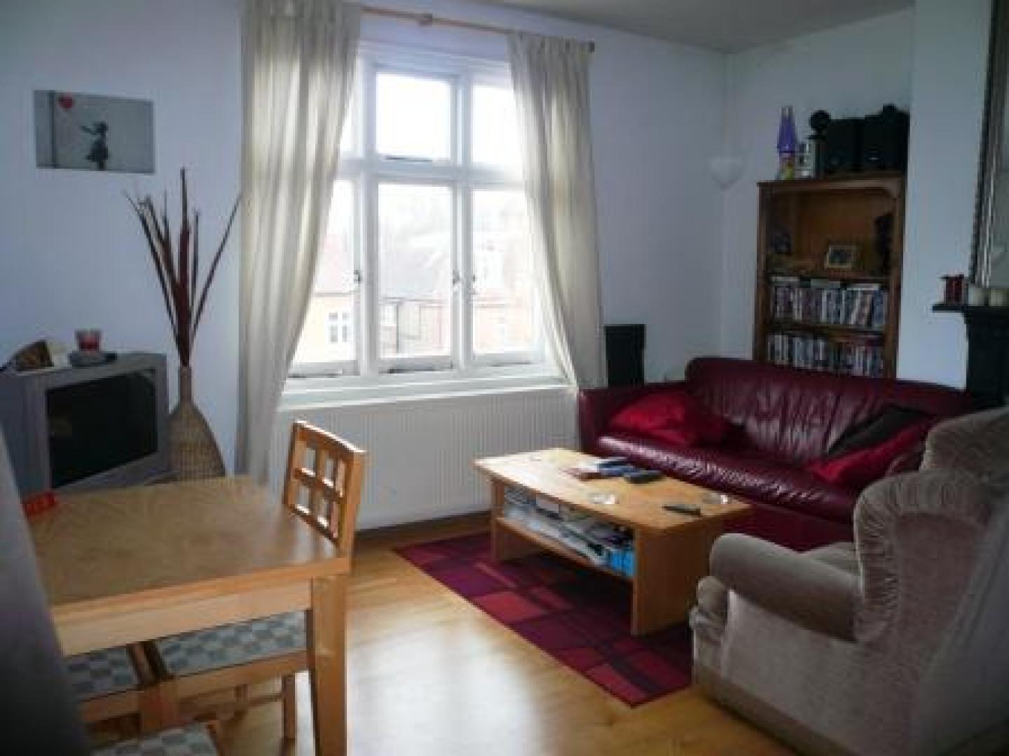 			2 Bedroom, 1 bath, 1 reception Flat			 Chatsworth Road, KILBURN