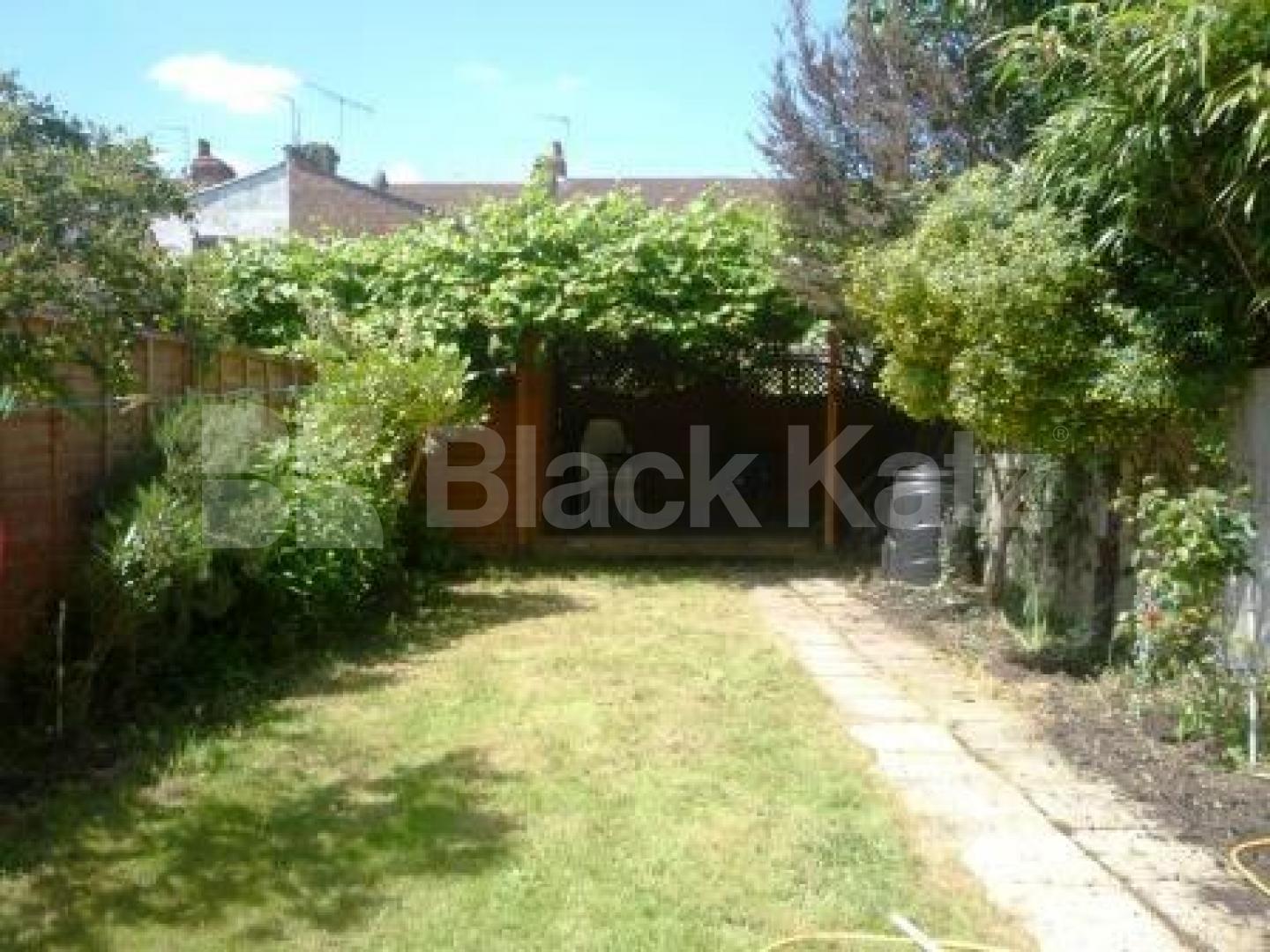 			4 Bedroom, 1 bath, 1 reception House			 Sirdar Road, Wood Green