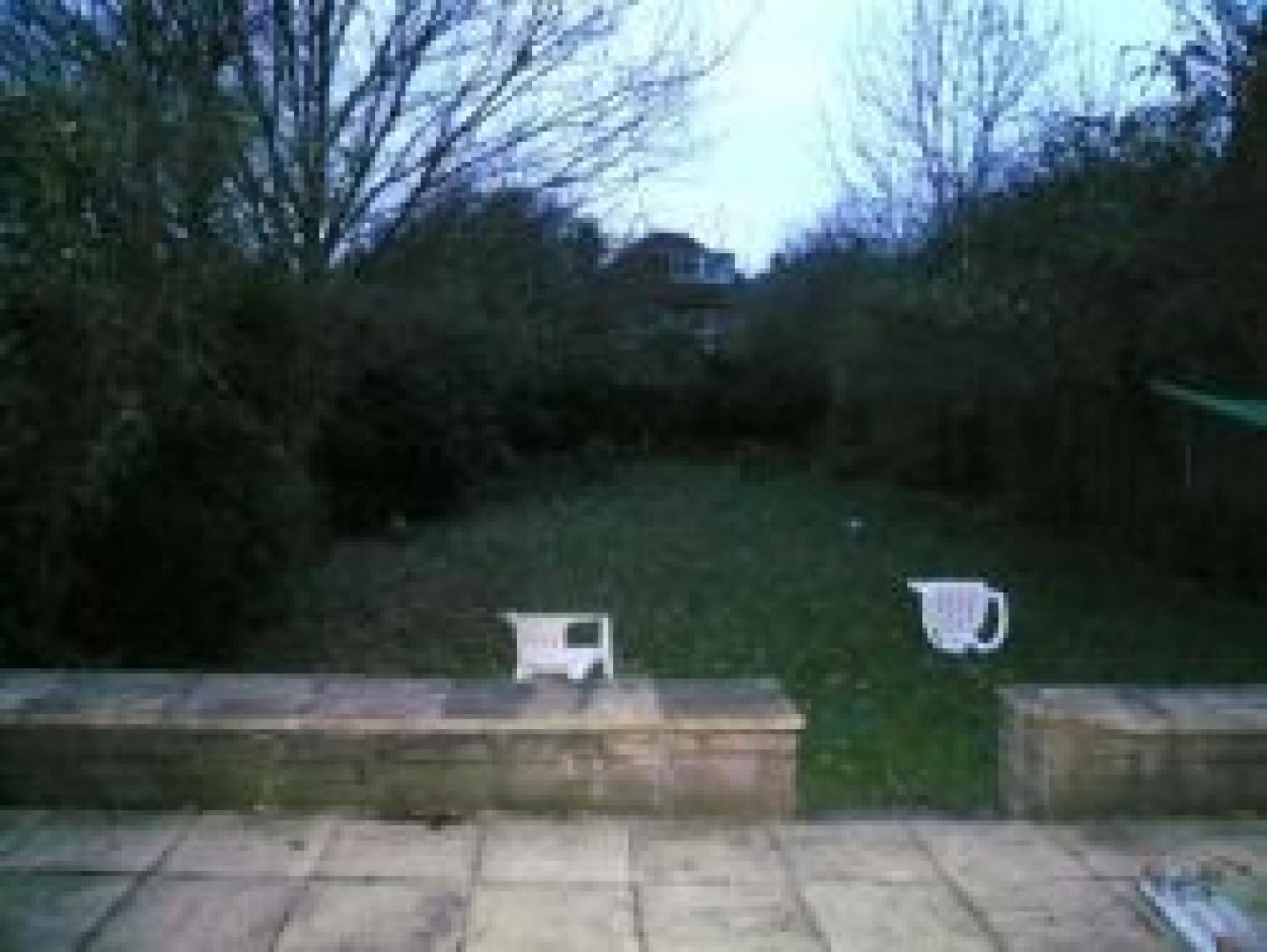 			4 Bedroom, 1 bath, 1 reception Flat			 Edge Hill Avenue, FINCHLEY