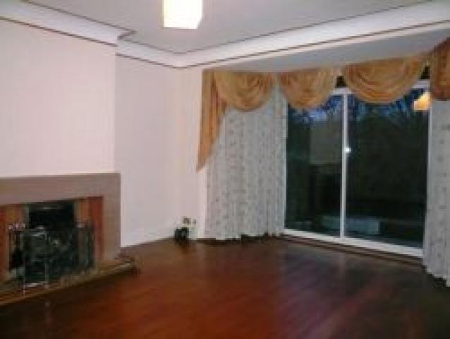 			4 Bedroom, 1 bath, 1 reception Flat			 Edge Hill Avenue, FINCHLEY