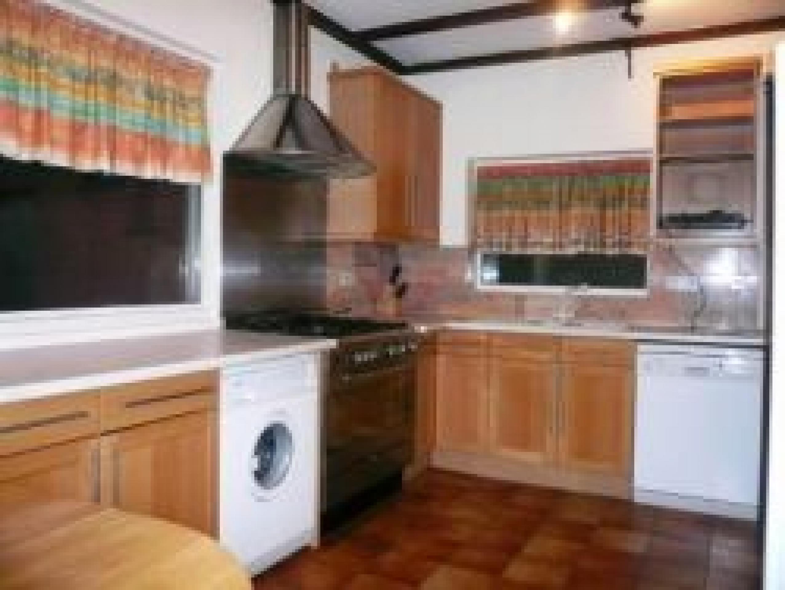 			4 Bedroom, 1 bath, 1 reception Flat			 Edge Hill Avenue, FINCHLEY N3