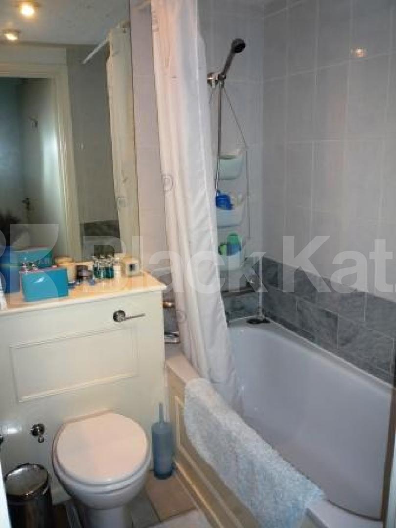 			2 Bedroom, 1 bath, 1 reception Flat			 Shepherds Hill, HIGHGATE N6